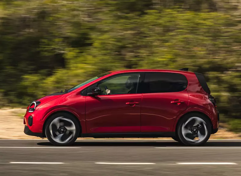 Renault-Twingo_E-Tech_EV-2027-HD-1fc92fd91c33a7c2d99dea42c42d929ec8ce55978