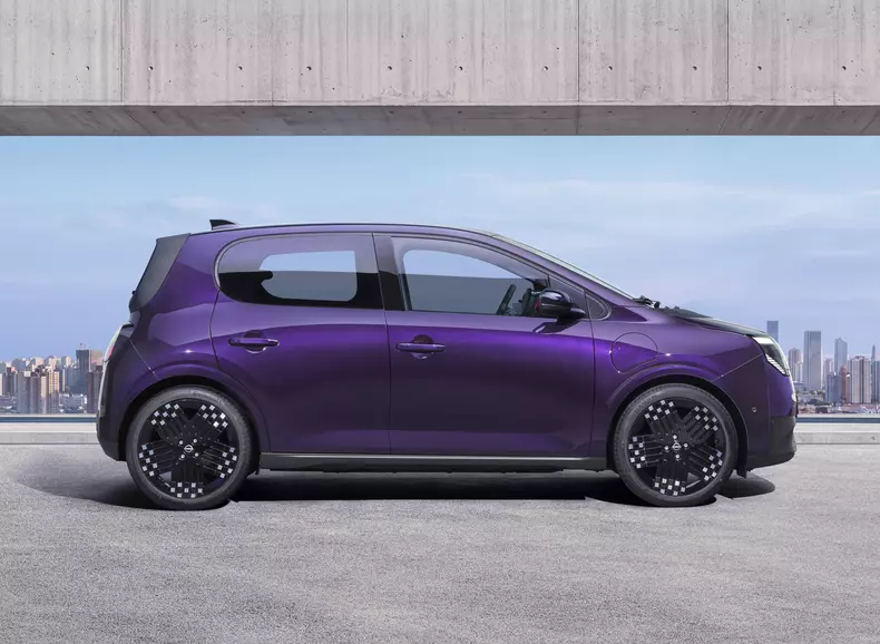 Nissan-Pixo-2027-Side_Profile.8cbbb6c8