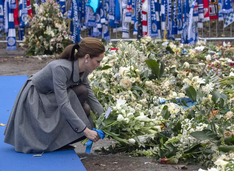 Prințul William și Kate Middleton au transmis condoleanțe, anul trecut, după tragedia aviatică în care a murit patronul Leicester City, Vichai Srivaddhanaprabha, al cincelea cel mai bogat om din Thailanda