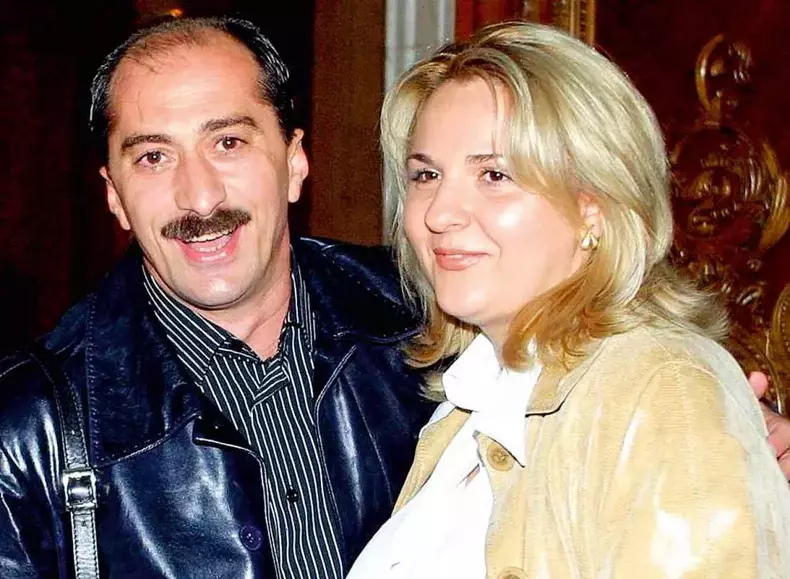 cati-bani-cer-Romica-Tociu-si-Cornel-Palade-pentru-o-ora-de-spectacol-6