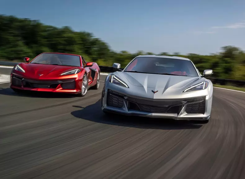 Chevrolet-Corvette_Z06-2023-10