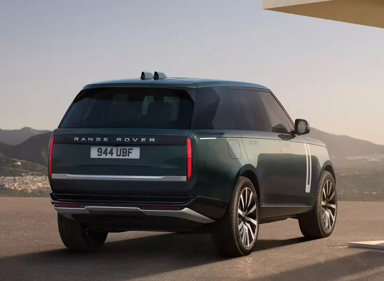 Land_Rover-Range_Rover_Electric-2027-HD-9e9d4c101c6cb646c61493014afaa004714ed2b24