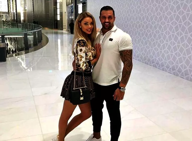 Alex-Bodi-a-plătit-o-pe-Bianca-Drăgușanu-după-ce-a-bătut-o-1