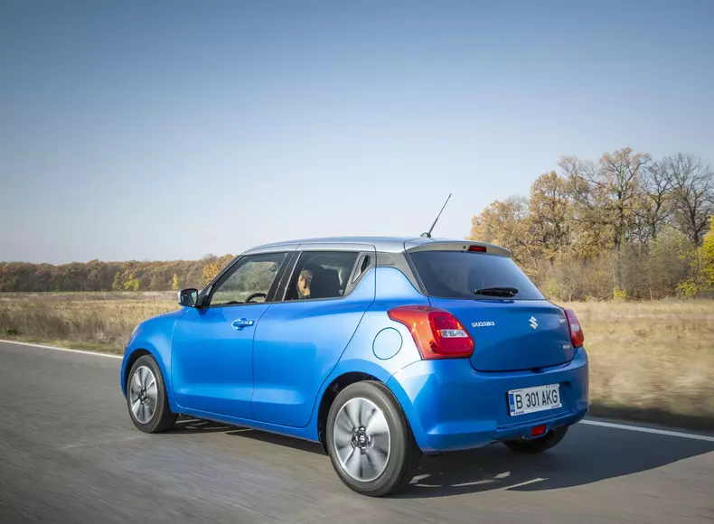 Suzuki Swift Hybrid 004