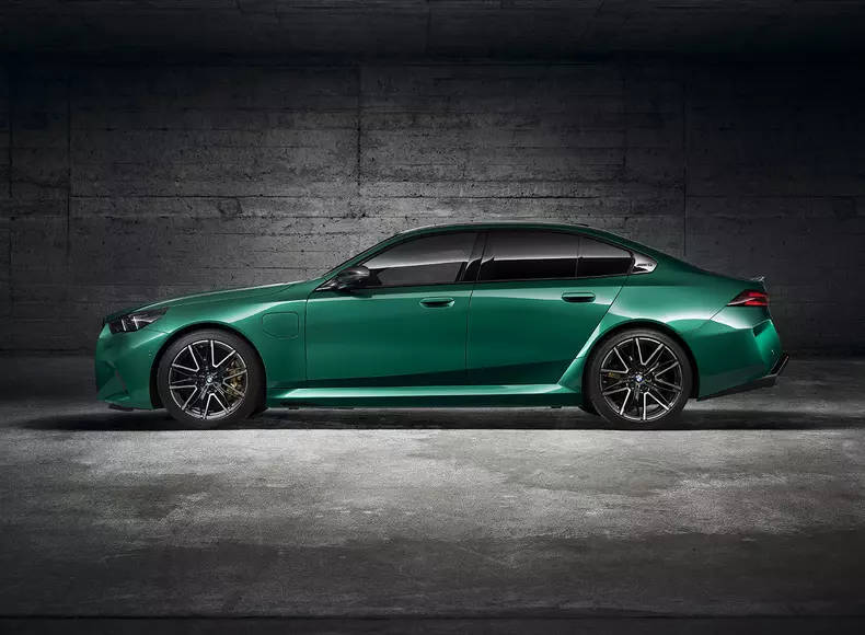 P90557398_highRes_the-all-new-bmw-m5-0