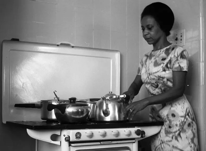 Celeste Arantes do Nascimento in tinerete