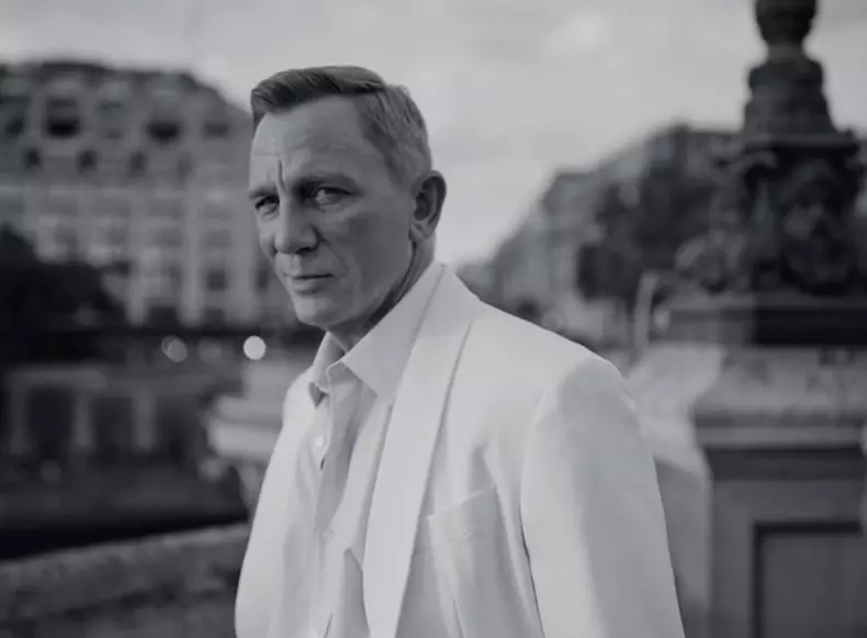 James Bond actor Daniel Craig leaves fans shaken and stirred with dance routine for vodka commercial