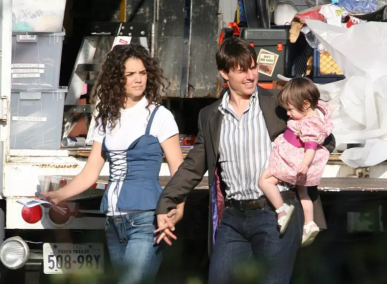 Exclusive...Tom Cruise, Katie Holmes and Suri Cruise. 1/1