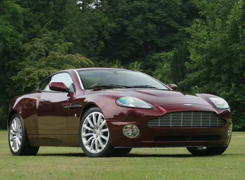 Aston Martin Vanquish 5