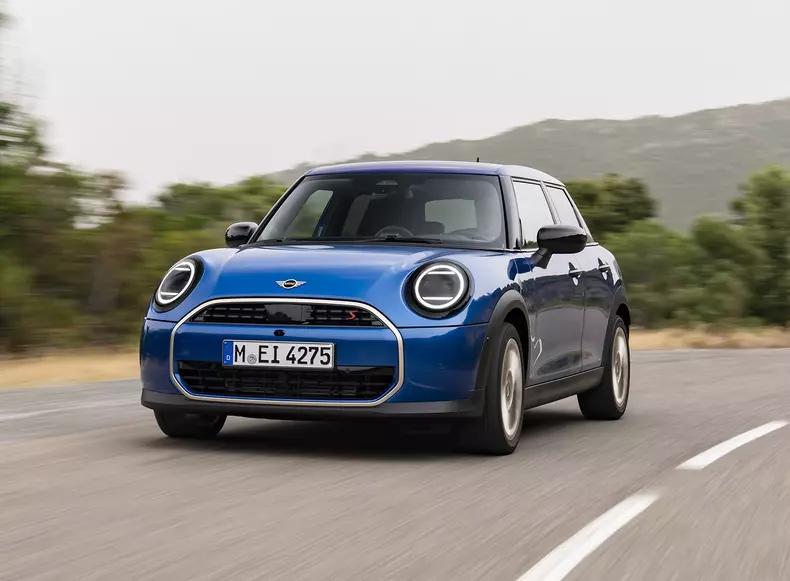 P90559949_highRes_mini-cooper-s-5-door