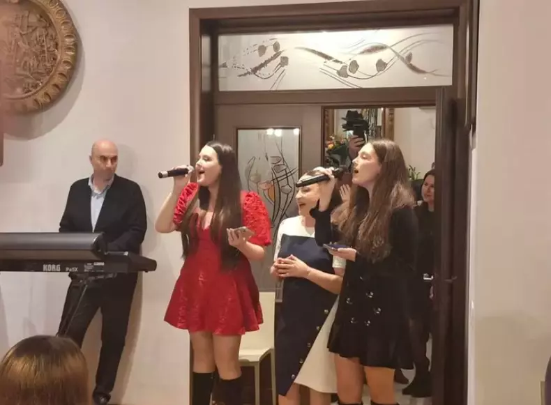 Maria Dragomiroiu nepoate (1)