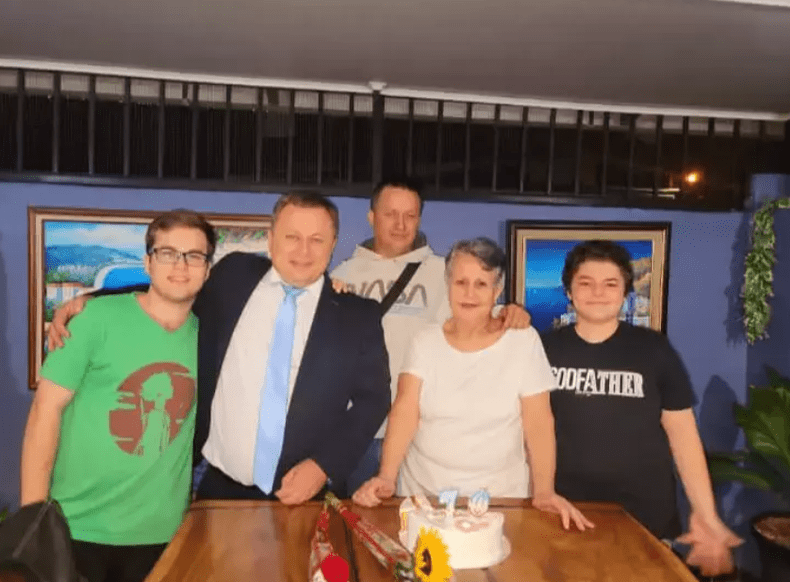 Dolanescu familie