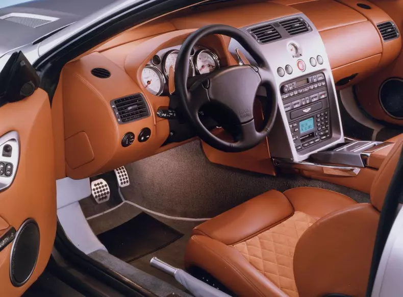 Aston Martin Vanquish 3