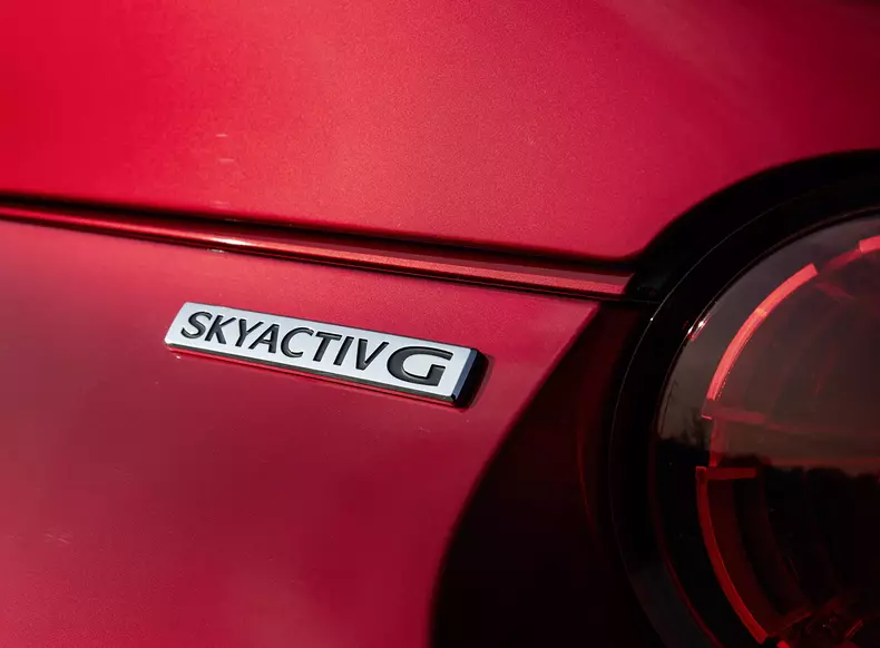 2021_Mazda_MX-5_Germany_det_5