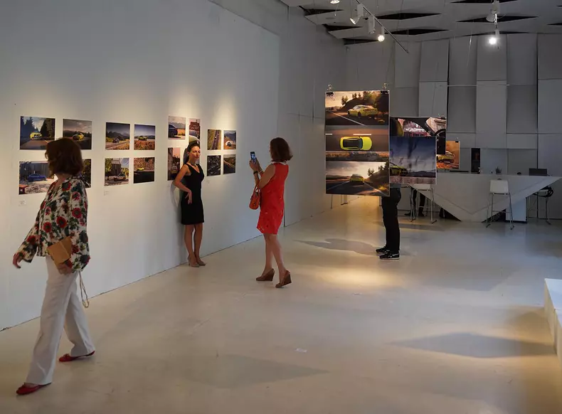 P90478722_highRes_bmw-photocamp-2022-g