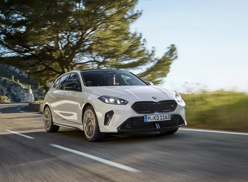 P90550898_highRes_the-all-new-bmw-m135