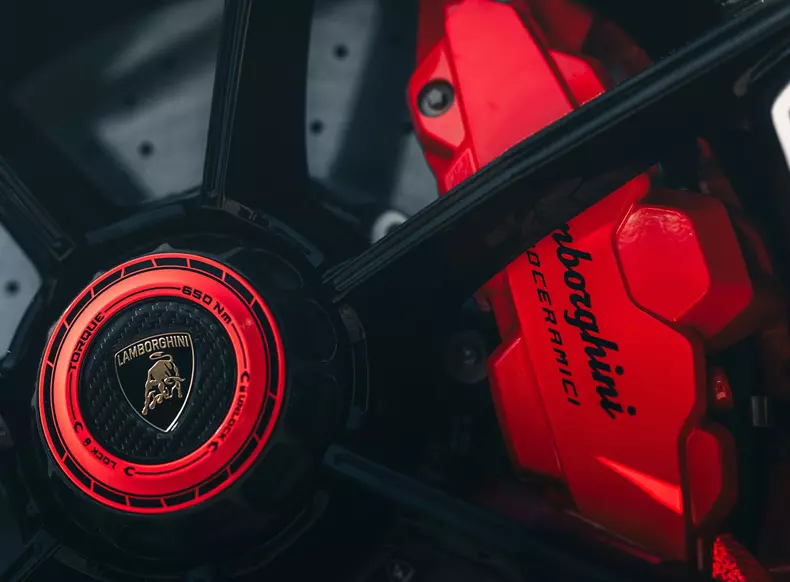 Lamborghini-Fenomeno_Roadster-2027-HD-e14cf0791c45a7cb9244890f399ae4904937f5e1c
