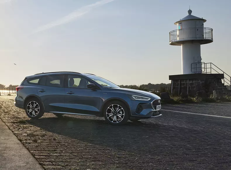 Ford Focus Redefined with Upgraded Connectivity, Energising Elec
