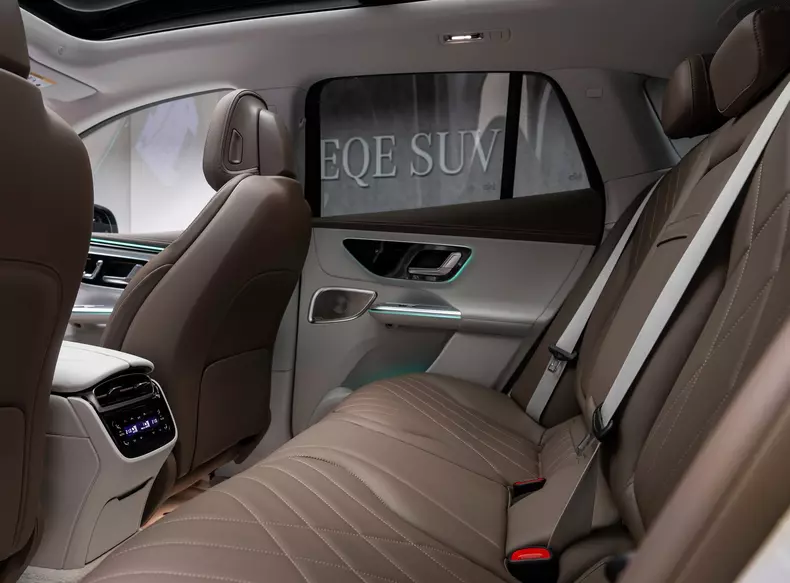 Mercedes-Benz-EQE_SUV-2024-1600-3a
