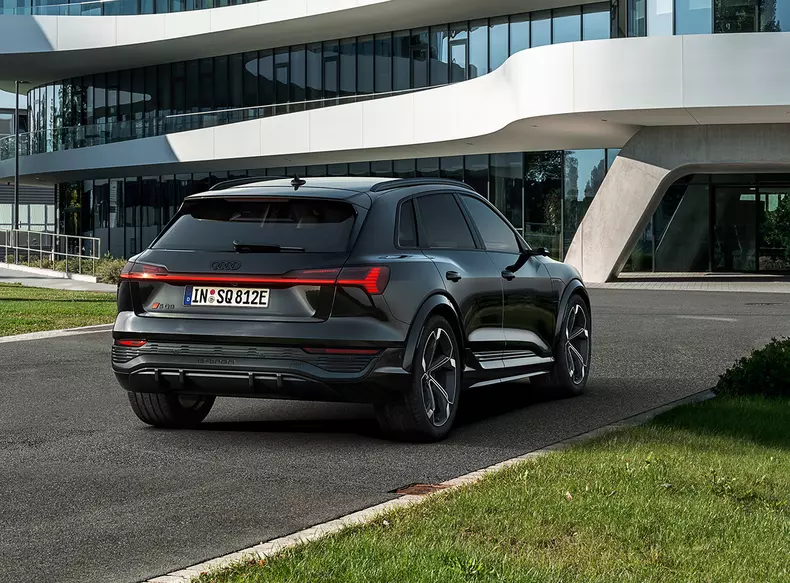 Audi SQ8 e-tron quattro