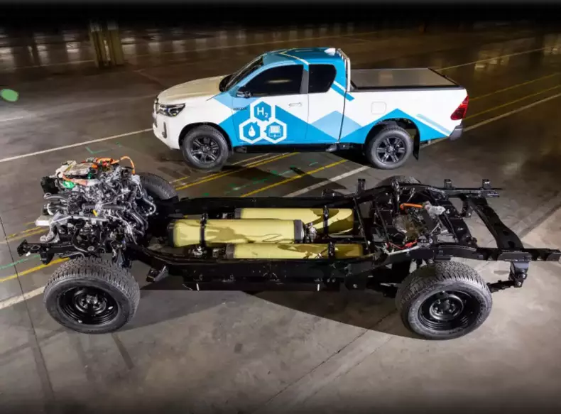 Toyota Hilux Fuel Cell proto_03