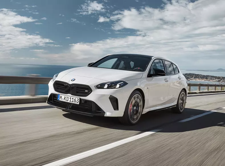 P90550908_highRes_the-all-new-bmw-m135