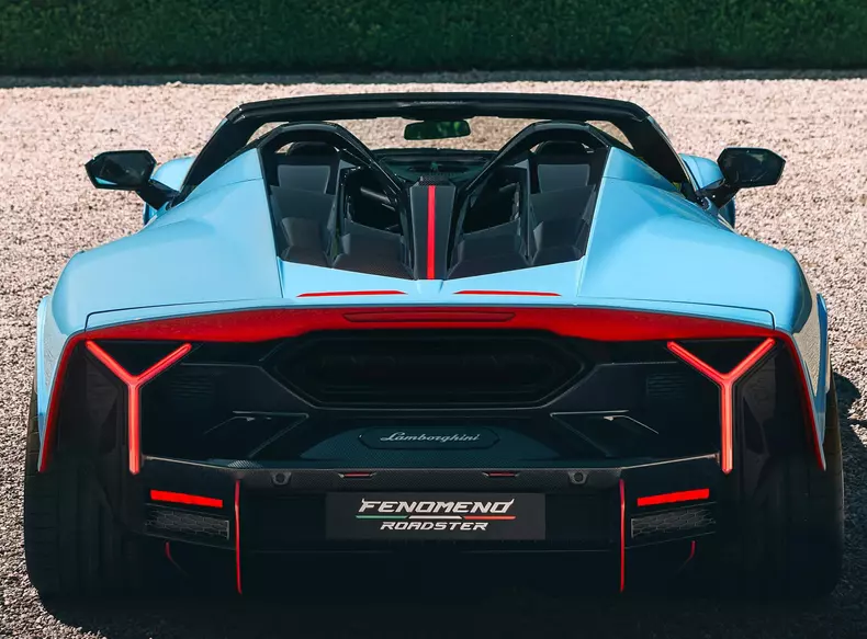Lamborghini-Fenomeno_Roadster-2027-Rear.74db1ab9
