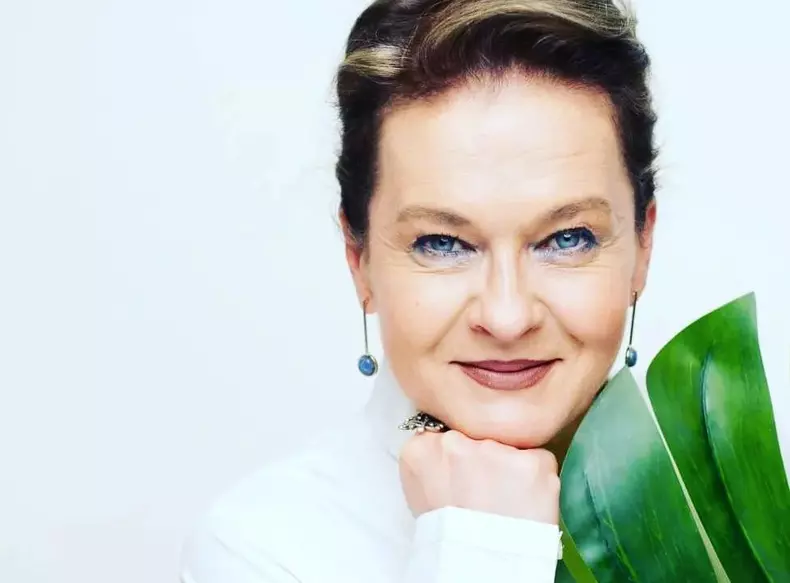 Ce spune Mona Nicolici despre revenirea sa pe micile ecrane. „E mai bine să las uși deschise”. Băiatul ei a participat la „Vocea României” (6)
