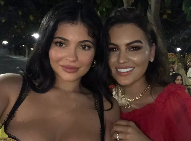 Cine-este-Romina-Gingasu-1