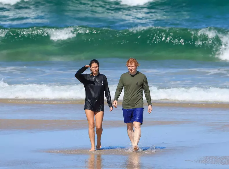 EXCLUSIVE: NO WEB BEFORE 3.20PM GMT (10.20AM EST) 21ST FEB 2022 - Ed Sheeran And Wife Cherry Seaborn Soak Up The Sun Down Under On A Byron Bay Beach Day With Their Daughters, Lyra And Jupiter