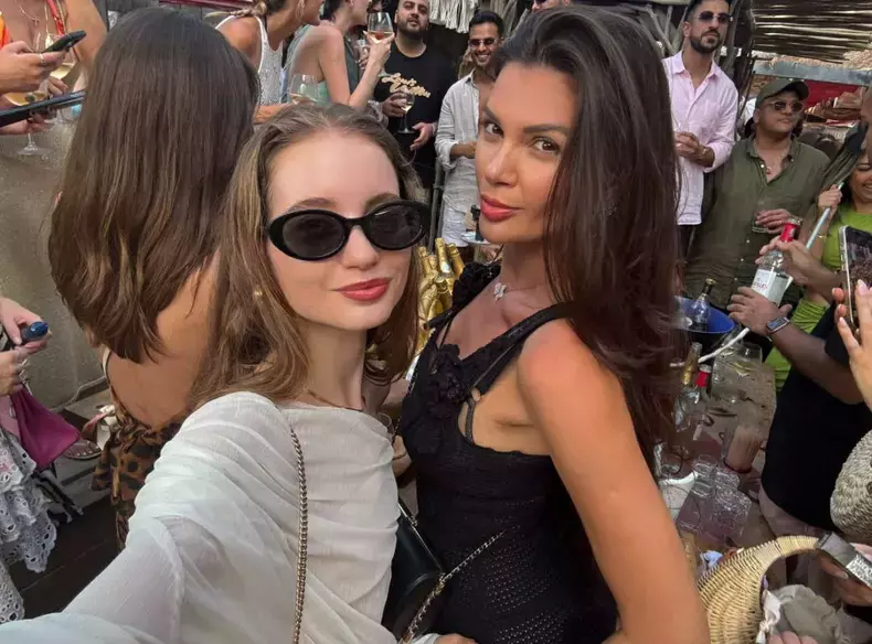 irina-columbeanu-si-ramona-gabor-saint-tropez-1
