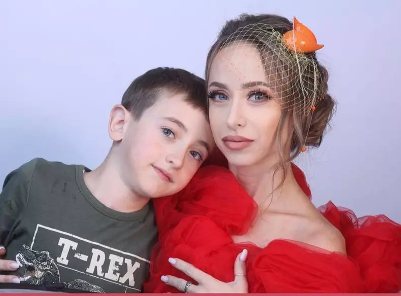 ani cretu si fiul ei