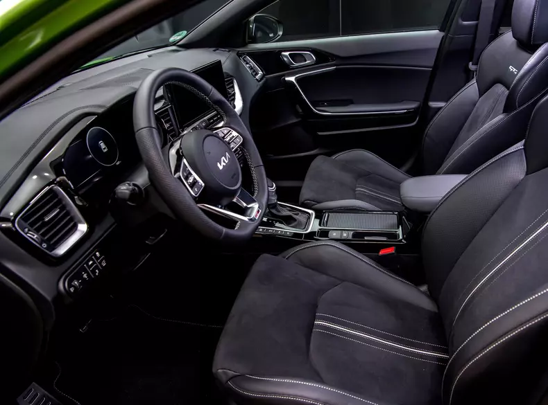 Kia-XCeed-2023-1600-12