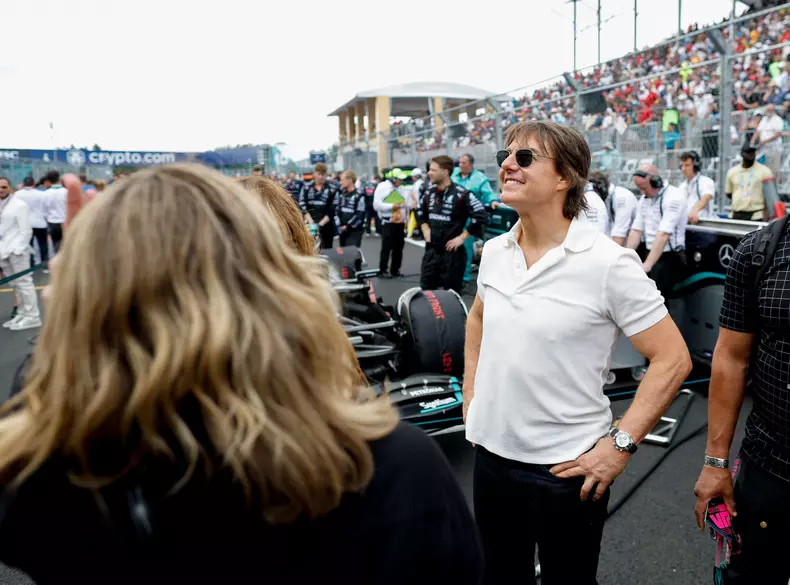 Tom Cruise, reacție neașteptată. Ce le-a spus prietenilor, după ce a aflat că Shakira a fost cucerită de Lewis Hamilton