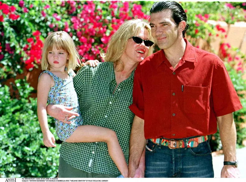 Antonio Banderas, relație strânsă cu Melanie Griffith și Dakota Johnson  (3)