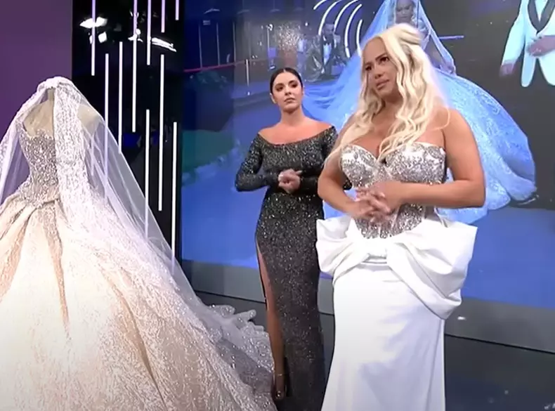 anda-adam-a-treia-rochie-6