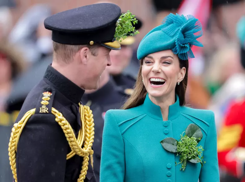 Kate Middleton, imagine înduioşătoare de Ziua Mamei, alături de cei 3 copii