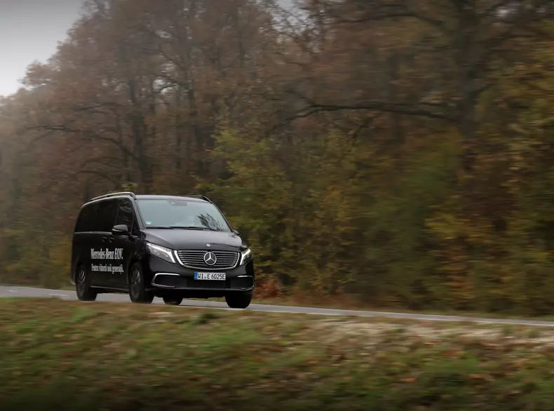 Mercedes EQV 012