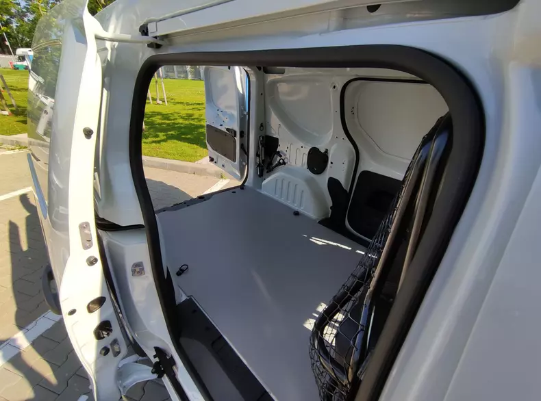 Renault Express Van 004