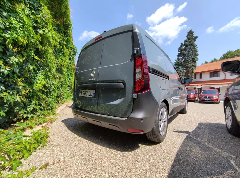 Renault Express Van 011