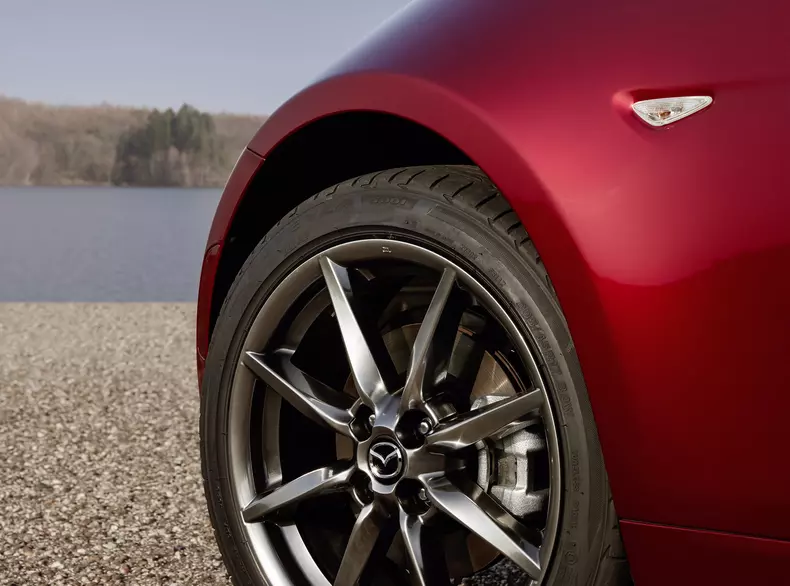 2021_Mazda_MX-5_Germany_det_1