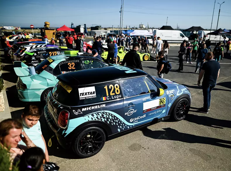 P90462957_highRes_mimi-evo-first-roman