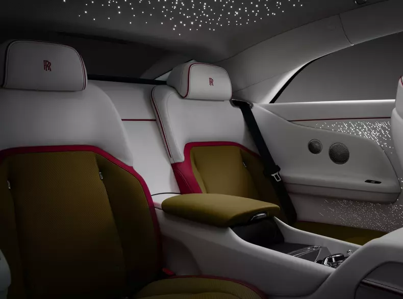 Rolls-Royce-Spectre-2024-1600-15