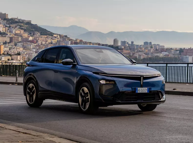 Lancia-Gamma-2027-HD-c0f3a3e21c79abfc63036d927bae90661a451adb2