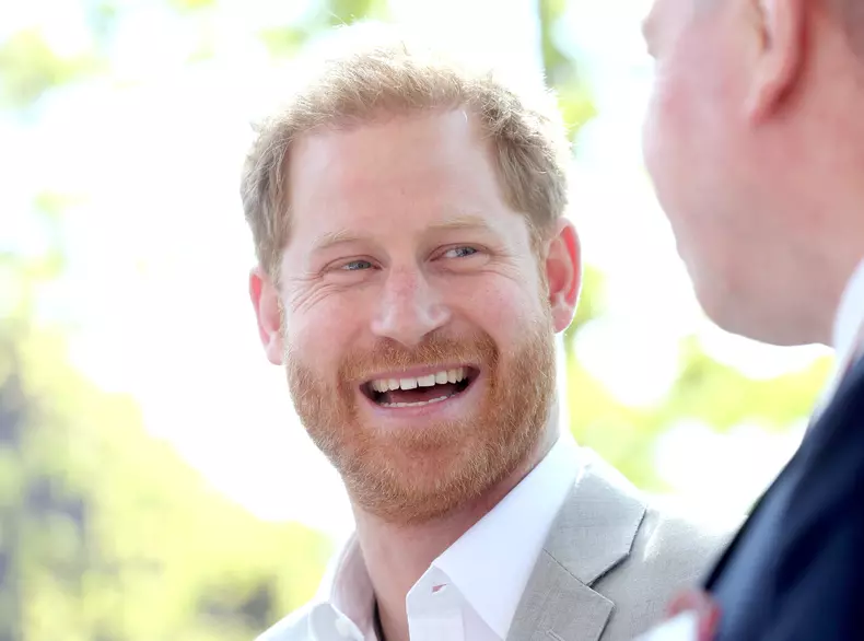 Meghan Markle îl încurajează pe Prințul Harry să apeleze la chirurgia estetică