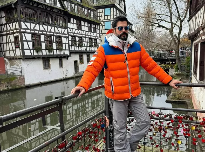 Burak Özçivit vacanta 40 de ani (27)