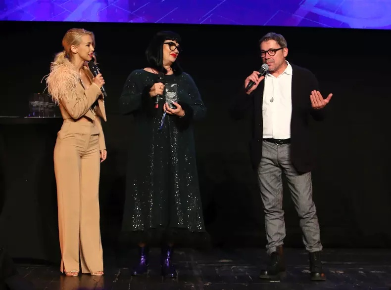 Andreea Balan, Ozana Barabancea si Cristi Iacob la Premiile TVMania 2022