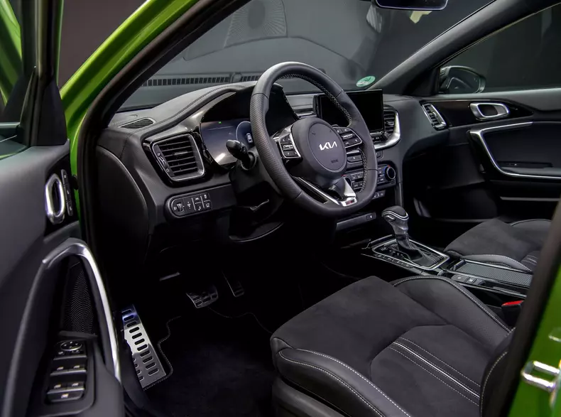 Kia-XCeed-2023-1600-0f