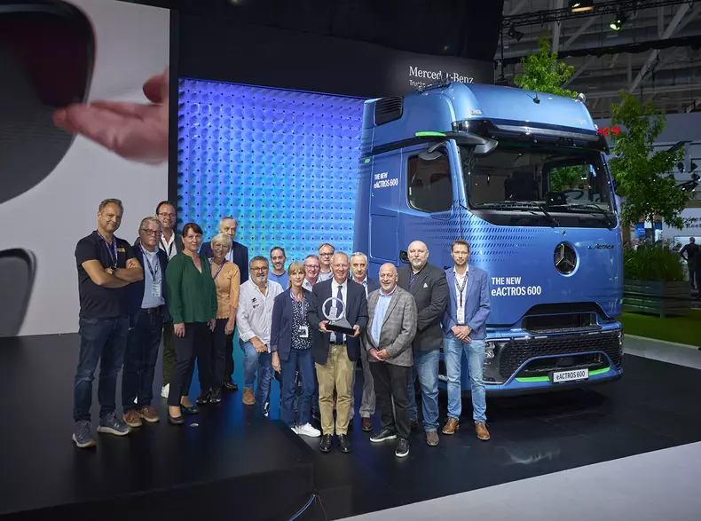 Mercedes-Benz eActros 600 ist “International Truck of the Year 2025″

Mercedes-Benz eActros 600 is “International Truck of the Year 2025”