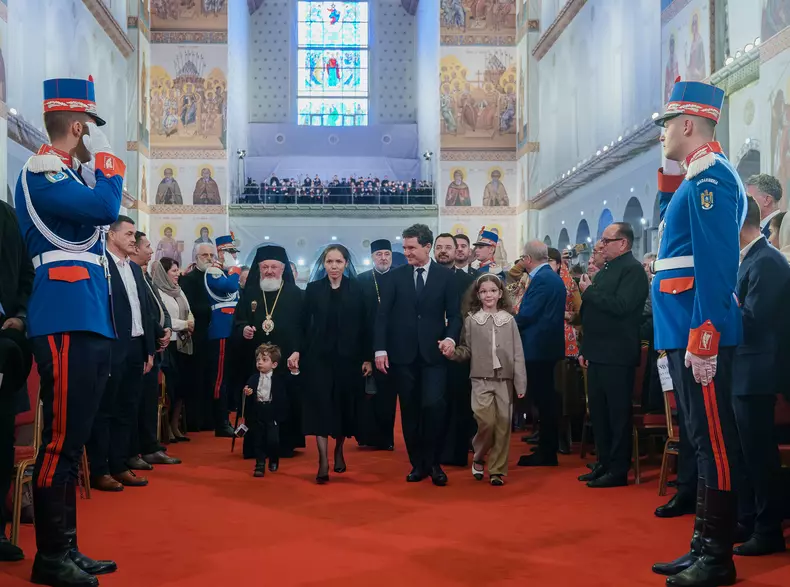 familia prezidentiala la inaugurarea catedralei3